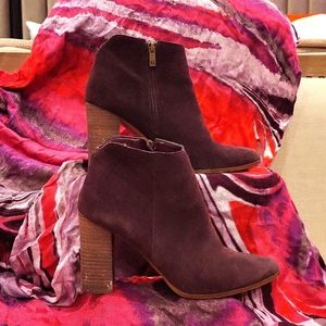 Ivanka Trump ankle boots 8.5